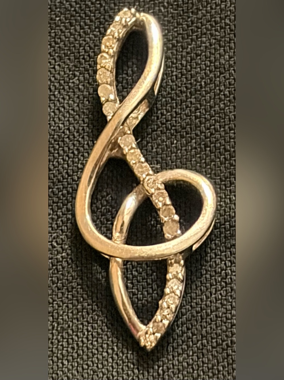 Heng Ngai 10K White Gold Treble Clef Pendant Clear Stone Accent